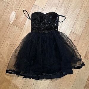 Morgan & Co. Black Sequin Formal Dress. Xs